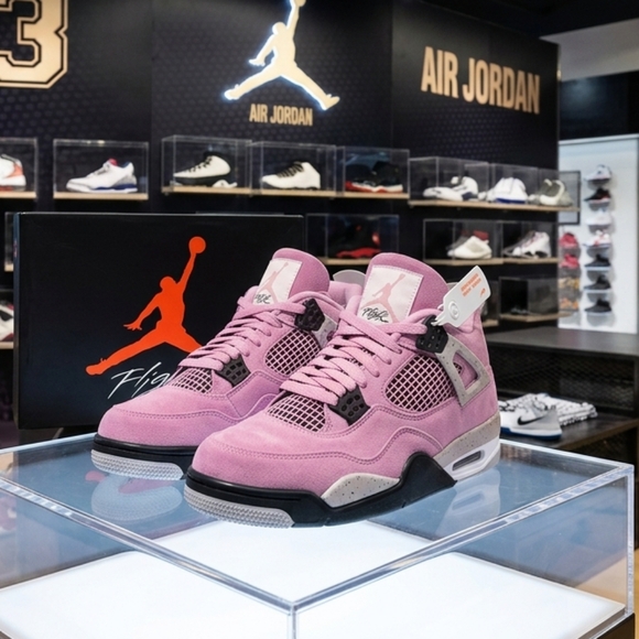 Meet the Posher Shoes - Jordan Air Jordan 4 “Orchid”
